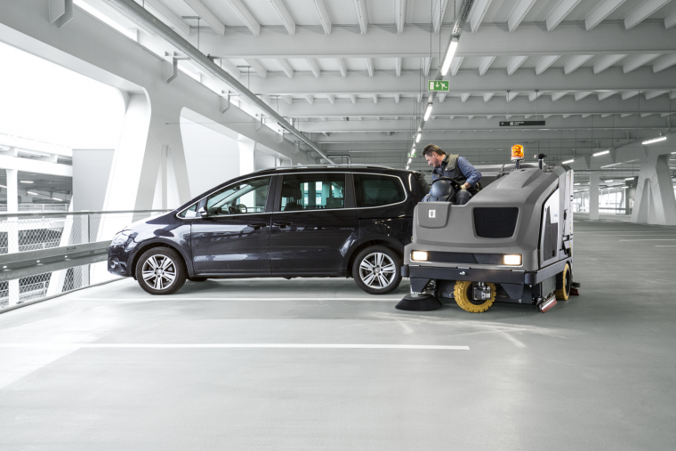 Kärcher Scheuersaugmaschine B 300 R I Diesel + Seitenbesen rechts 