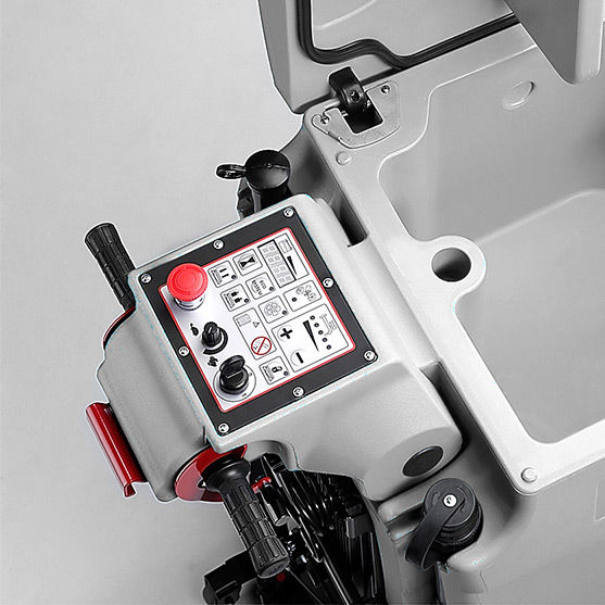 Eyltool M610 Scheuersaugmaschine mit Fahrantieb 