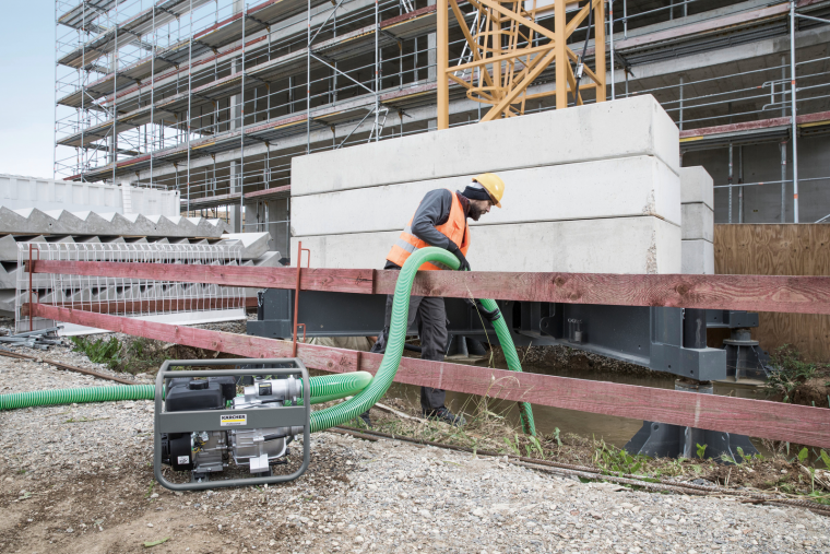 Kärcher benzinbetriebene Schmutzwasserpumpe WWP 45 